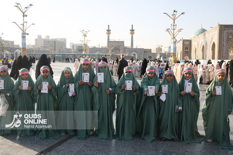 گزارش تصویری | افطار فرشته‌های روزه اولی در حرم رضوی