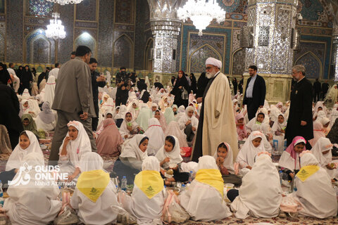 گزارش تصویری | افطار فرشته‌های روزه اولی در حرم رضوی