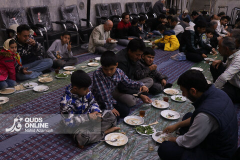 گزارش تصویری |  افطاری ساده با طعم مهربانی درمشهد