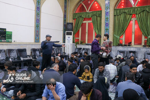 گزارش تصویری |  افطاری ساده با طعم مهربانی درمشهد