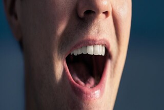 گرفتگی صدا بیش از سه هفته را جدی بگیرید