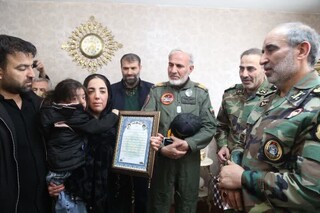 تجلیل از آسمان‌مردان هوانیروز؛ تأکید فرمانده نزاجا بر ماندگاری راه شهدا