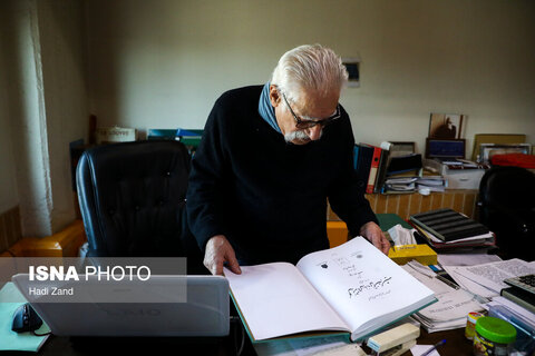 عکس | تصاویری از مرحوم پروفسور عبدالمجید ارفعی، نخستین مترجم منشور کورش