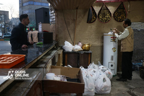 گزارش تصویری | «افطاری ساده» در هیئت عمار یاسرِ محله مصلی