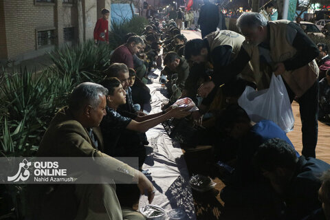گزارش تصویری | «افطاری ساده» در هیئت عمار یاسرِ محله مصلی