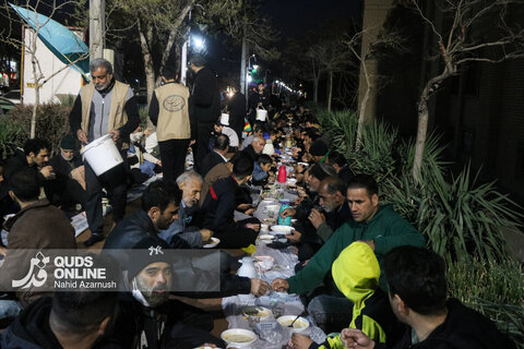 گزارش تصویری | «افطاری ساده» در هیئت عمار یاسرِ محله مصلی