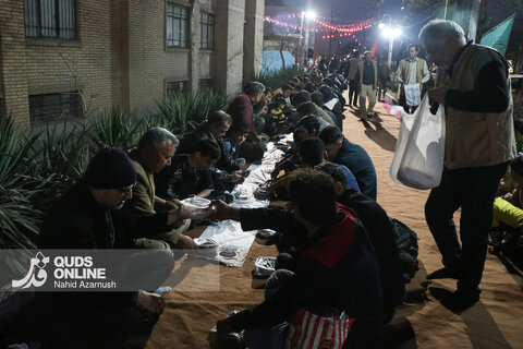 گزارش تصویری | «افطاری ساده» در هیئت عمار یاسرِ محله مصلی