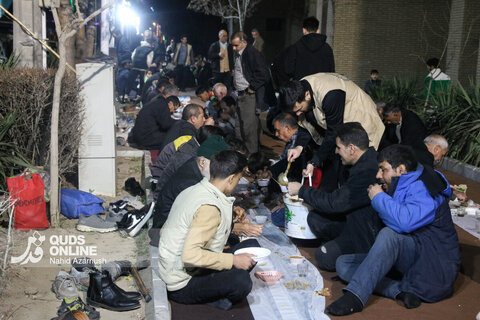 گزارش تصویری | «افطاری ساده» در هیئت عمار یاسرِ محله مصلی