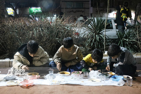 گزارش تصویری | «افطاری ساده» در هیئت عمار یاسرِ محله مصلی