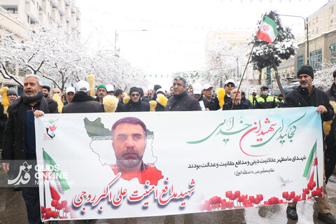 همسر جانباز شهید علی‌اکبر روجی از زندگی ۳۹ ساله خود با شهیدی زنده روایت می‌کند/ آخرین مأموریت مردی که رفت تا شهر بماند