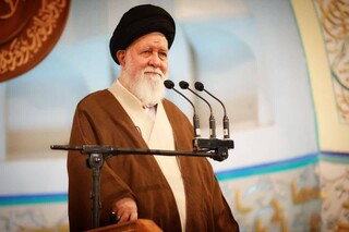 آتش زدن پرچم، توهین به هویت، ملیت و مقدسات کشور است