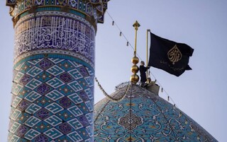 شیراز سیاه‌پوش رهبر شهید شد؛ برافراشته شدن پرچم عزا در حرم مطهر شاهچراغ(ع)