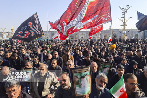 گزارش تصویری | تجمع سوگواران رهبر شهید انقلاب در حرم مطهر رضوی