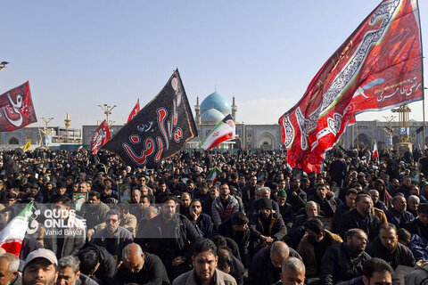 گزارش تصویری | تجمع سوگواران رهبر شهید انقلاب در حرم مطهر رضوی