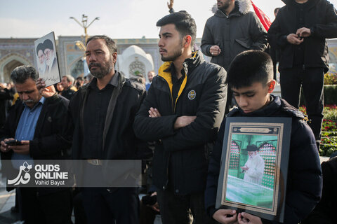 گزارش تصویری | تجمع سوگواران رهبر شهید انقلاب در حرم مطهر رضوی
