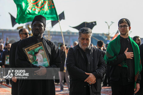 گزارش تصویری | تجمع سوگواران رهبر شهید انقلاب در حرم مطهر رضوی