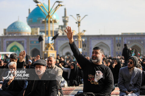 گزارش تصویری | تجمع سوگواران رهبر شهید انقلاب در حرم مطهر رضوی