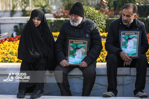 گزارش تصویری | تجمع سوگواران رهبر شهید انقلاب در حرم مطهر رضوی