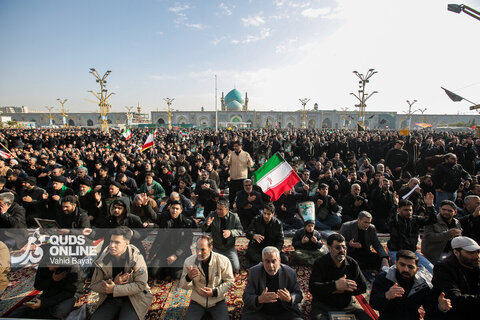 گزارش تصویری | تجمع سوگواران رهبر شهید انقلاب در حرم مطهر رضوی