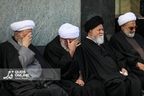 گزارش تصویری | تجمع سوگواران رهبر شهید انقلاب در حرم مطهر رضوی