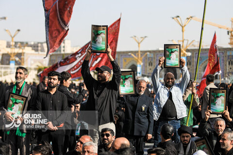 گزارش تصویری | تجمع سوگواران رهبر شهید انقلاب در حرم مطهر رضوی