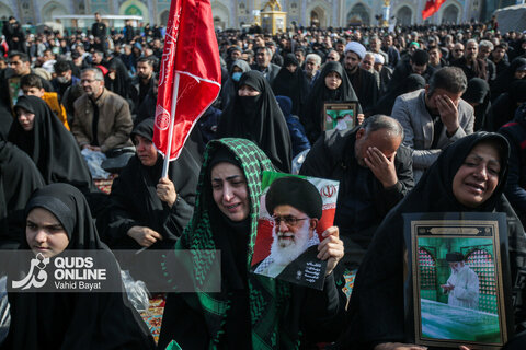 گزارش تصویری | تجمع سوگواران رهبر شهید انقلاب در حرم مطهر رضوی