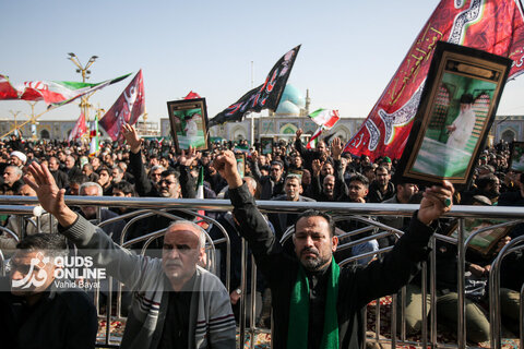 گزارش تصویری | تجمع سوگواران رهبر شهید انقلاب در حرم مطهر رضوی