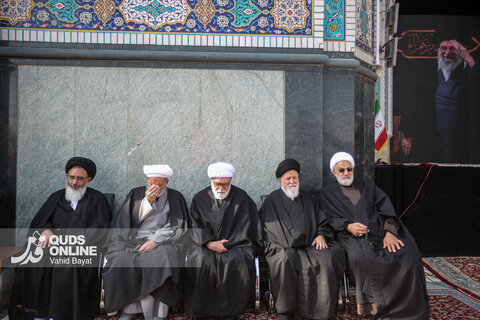 گزارش تصویری | تجمع سوگواران رهبر شهید انقلاب در حرم مطهر رضوی
