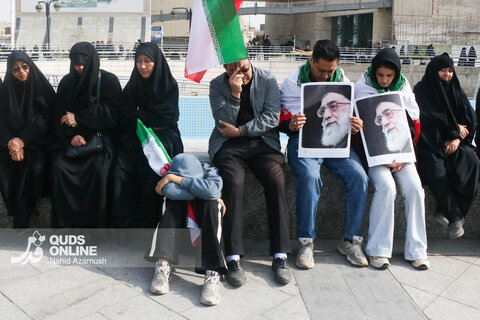 گزارش تصویری | تجمع سوگواران رهبر شهید انقلاب در میدان شهدا  _ مشهد