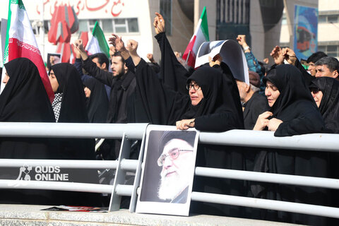 گزارش تصویری | تجمع سوگواران رهبر شهید انقلاب در میدان شهدا  _ مشهد