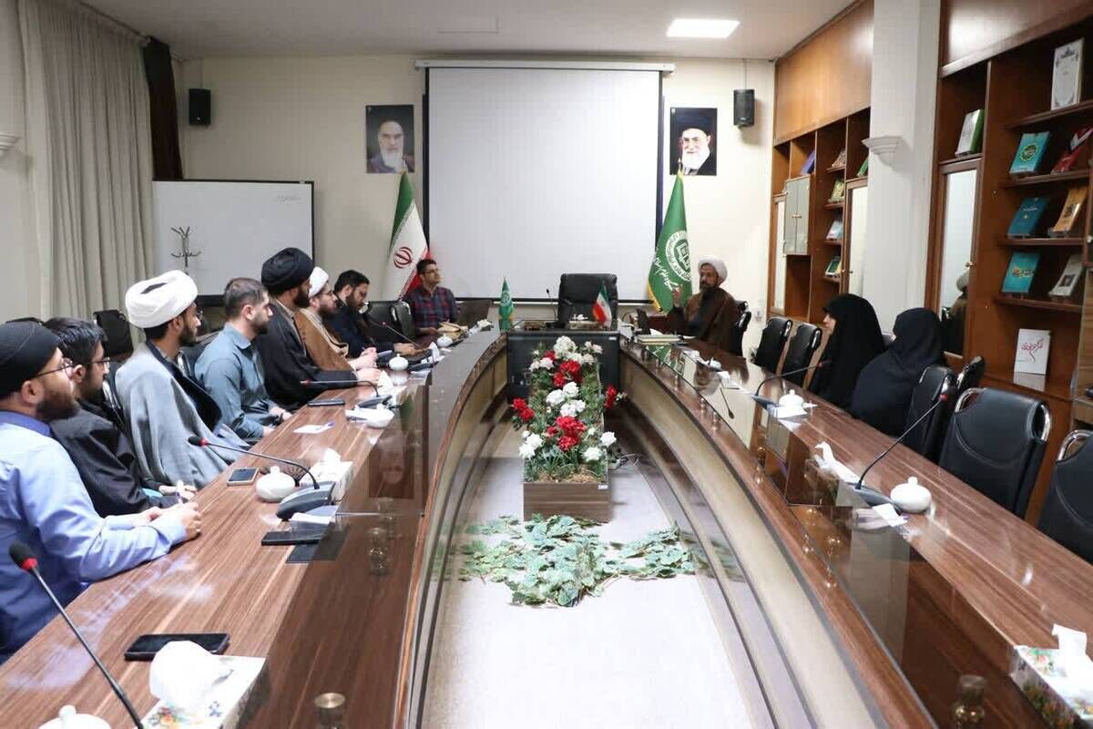 سواد در دنیای معاصر توانایی استفاده از آموخته‌ها در حل مسائل و بهبود کیفیت زندگی مادی و معنوی بشر است