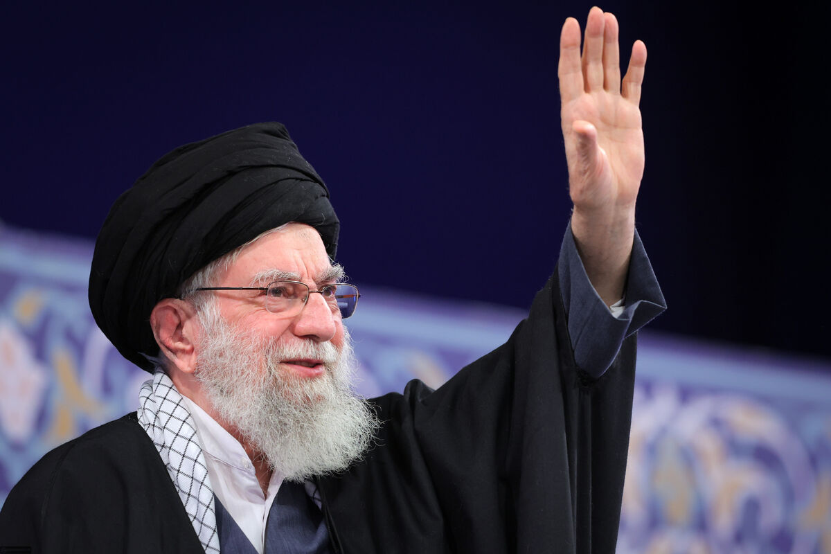 پاسخ رهبر شهید به یک سؤال تاریخی؛ جهاد تا کجا ادامه دارد؟