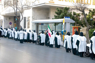 اقدام‌های خودجوش مشهدی‌ها در روزهایی که تیغ کینه دشمنان عمیق‌تر از همیشه بر وطن زخم زده است / متحد برای ایران