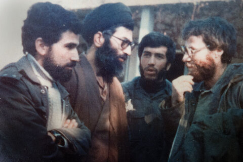 برگ‌هایی از زندگی «رهبر شهید»