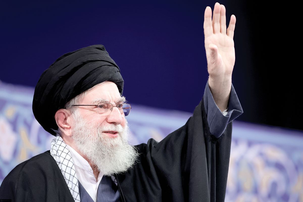 برگ‌هایی از زندگی «رهبر شهید»