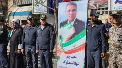 تشییع پیکر مطهر شهید مرادپور در کاشمر