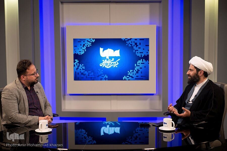 امام خامنه‌ای توجه‌ به قرآن را از سطح توصیه فردی به سطح تمدنی ارتقا داد