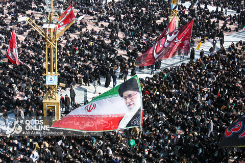 عکس منتخب هفته | تجمع سوگواران رهبر شهید انقلاب در حرم مطهر رضوی - ۲