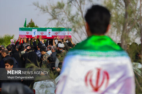 عکس منتخب هفته | تشییع پیکر مطهر شهید تجاوز آمریکایی - صهیونی در یزد