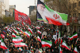 شعر عباس احمدی برای ایران قهرمان /شما ای گاوهای شیرده، دور ِخلیج فارس، نباید گرگ‌های هرزه را پروار می‌کردید