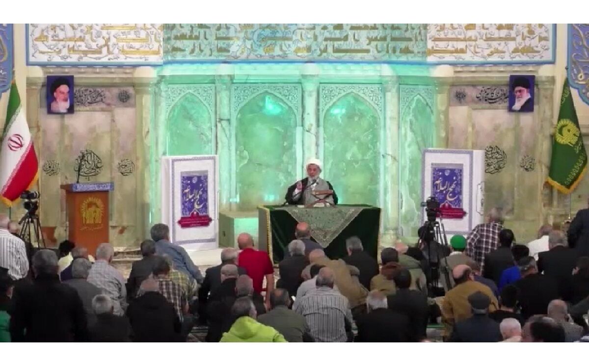 زائران حرم مطهر رضوی میهمان معارف ناب نهج‌البلاغه شدند