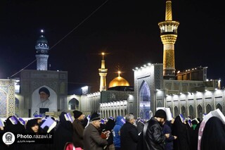 روایت نخستین شب قدر در حرم رضوی که با بیعت مردمی همراه بود
