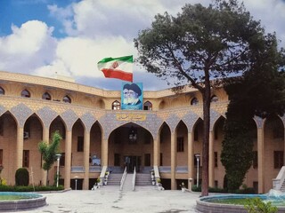 تماس تلفنی وزیر کشور با استاندار اصفهان در پی حمله هوایی به ساختمان استانداری