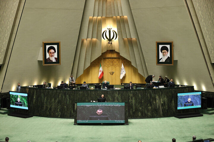 آیت الله سیدمجتبی خامنه ای شایسته‌ترین ادامه دهنده راه هدایت است