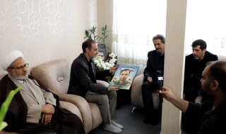 دیدار معاون صدای رسانه ملی با خانواده شهید صدرا ردایی
