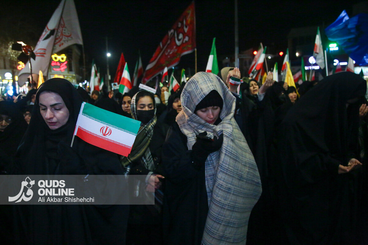 با وجود سرمای زیر صفر درجه، گرمای همراهی مردم در حمایت از وطن ادامه دارد/ سرما شرمنده حضور مردم در خیابان‌ها