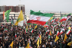 راهپیمایی روز جهانی قدس / مردم با مشت‌های گره کرده آمده‌اند