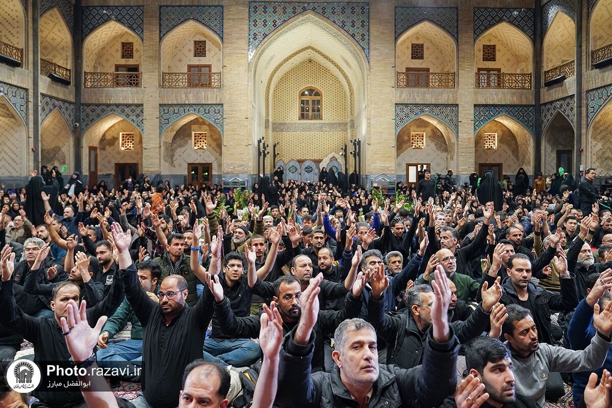 زمزمه دعا در حرم رضوی با حضور ناشنوایان؛ آوای دل‌ها در شب قدر