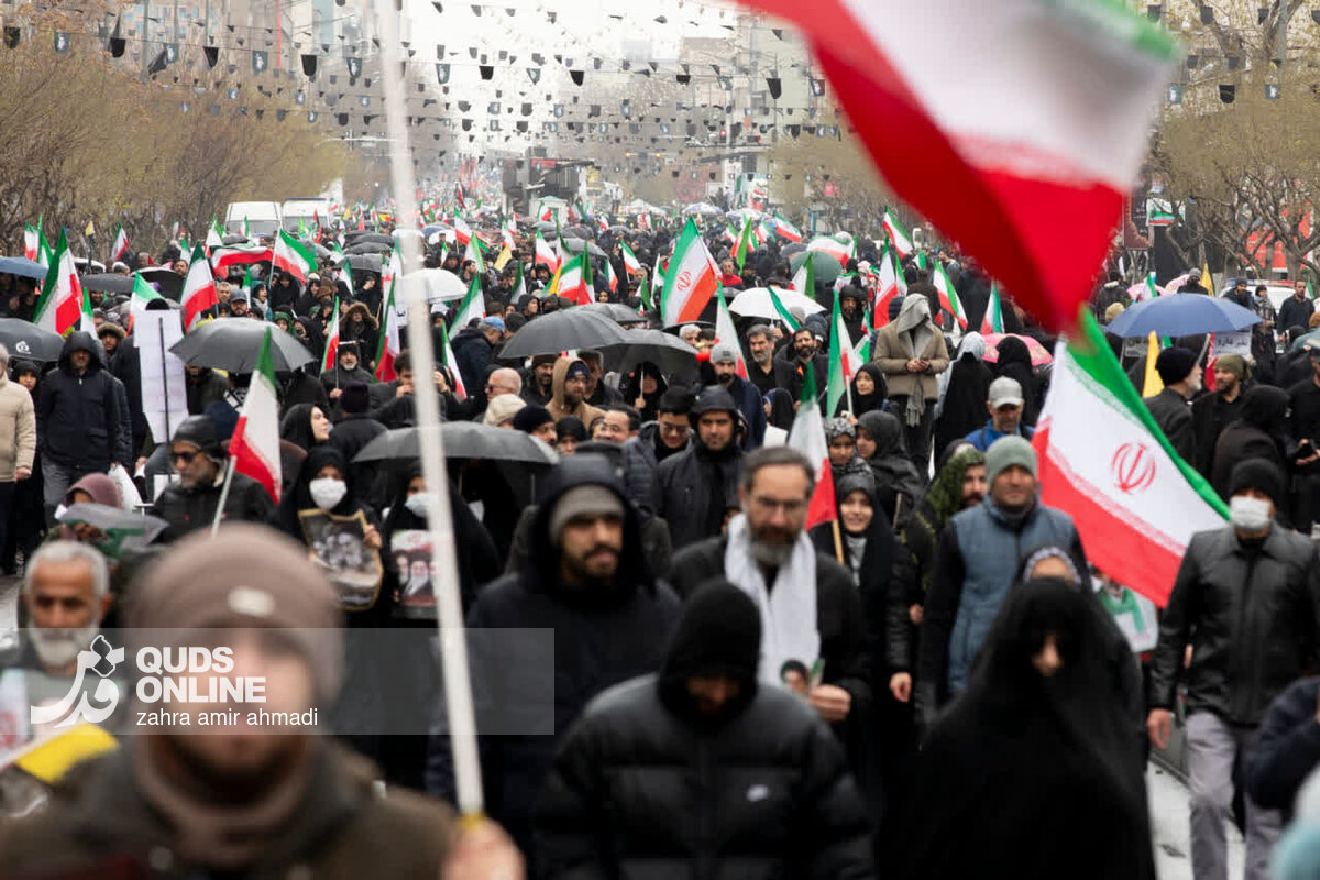 مردم با امیدواری برای فردای پس از جنگ، آماده آباد کردن وطنشان هستند / با انسجام، فردا روشن است