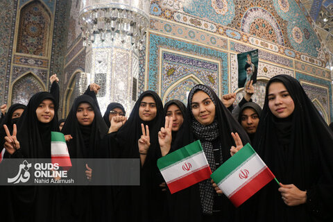 گزارش تصویری | بیعت پنج‌هزار نوجوان با رهبر انقلاب اسلامی در رواق امام خمینی(ره)